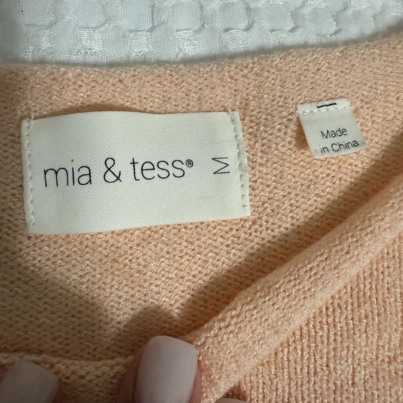 Mia & Tess Peach Sweater with 'Beach' Embroidery Size M - Picture 6 of 8